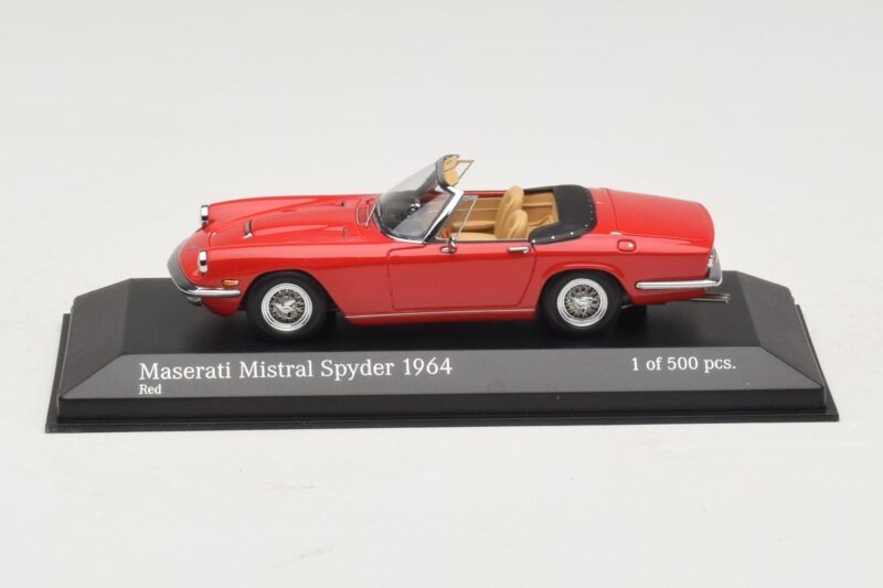 Maserati Mistral Spyder Rosso Minichamps 1:43 Maserati Mistral Spyder Rosso Minichamps 1:43 437123430 Pressofusione
