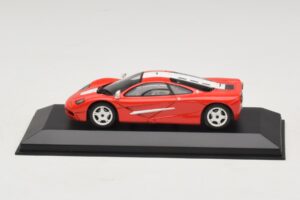 McLaren F1 Rosso Con Strisce Bianche Minichamps 1:43 MCLAREN005 Pressofusione — immagine 3 di 4