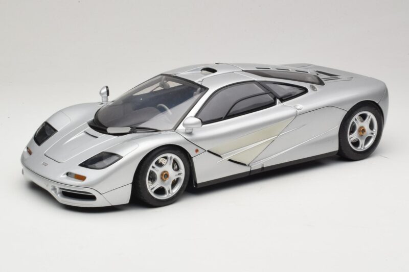 McLaren F1 Argento Minichamps 1:12 530133123 Pressofusione