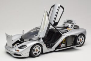 McLaren F1 Argento Minichamps 1:12 530133123 Pressofusione — immagine 2 di 8