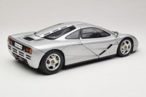 McLaren F1 Argento Minichamps 1:12 530133123 Pressofusione — immagine 3 di 8