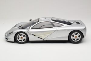 McLaren F1 Argento Minichamps 1:12 530133123 Pressofusione — immagine 4 di 8