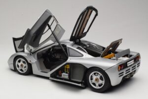 McLaren F1 Argento Minichamps 1:12 530133123 Pressofusione — immagine 5 di 8