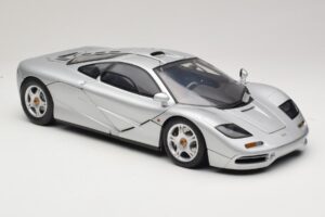 McLaren F1 Argento Minichamps 1:12 530133123 Pressofusione — immagine 6 di 8