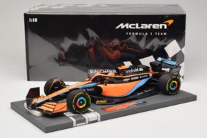 McLaren MCL36 #3 D. Ricciardo Bahrain GP 2022 Minichamps 1:18 537221803 Pressofusione — immagine 2 di 7