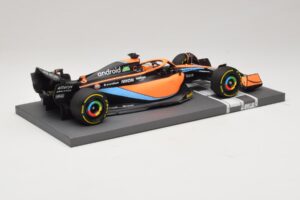 McLaren MCL36 #3 D. Ricciardo Bahrain GP 2022 Minichamps 1:18 537221803 Pressofusione — immagine 6 di 7