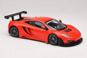 McLaren MP4-12C GT3 Rosso 2013 Minichamps 1:18 151121392 Pressofusione — immagine 4 di 6