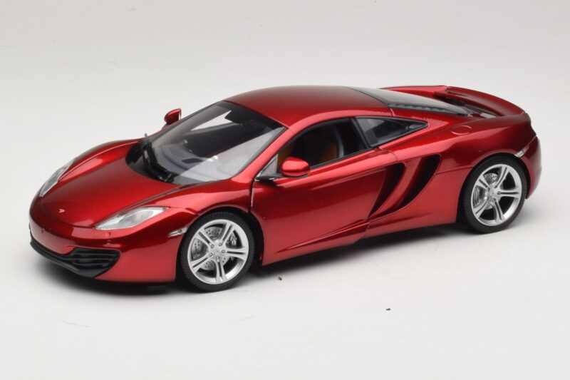 McLaren MP4-12C Rosso Metallizzato Minichamps 1:18 110133022 Pressofusione