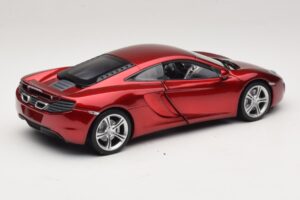 McLaren MP4-12C Rosso Metallizzato Minichamps 1:18 110133022 Pressofusione — immagine 3 di 8