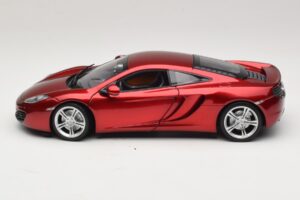 McLaren MP4-12C Rosso Metallizzato Minichamps 1:18 110133022 Pressofusione — immagine 4 di 8