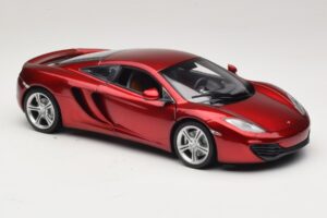 McLaren MP4-12C Rosso Metallizzato Minichamps 1:18 110133022 Pressofusione — immagine 6 di 8