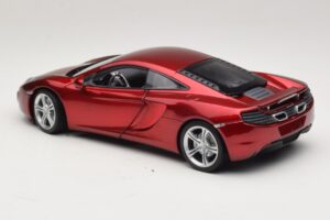 McLaren MP4-12C Rosso Metallizzato Minichamps 1:18 110133022 Pressofusione — immagine 7 di 8