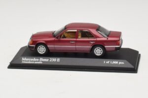 Mercedes 230E W124 Rosso Metallizzato Minichamps 1:43 400037001 Pressofusione