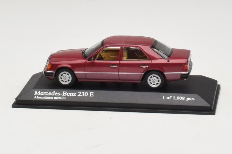 Mercedes 230E W124 Rosso Metallizzato Minichamps 1:43 400037001 Pressofusione