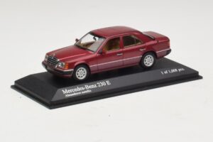 Mercedes 230E W124 Rosso Metallizzato Minichamps 1:43 400037001 Pressofusione — immagine 2 di 4