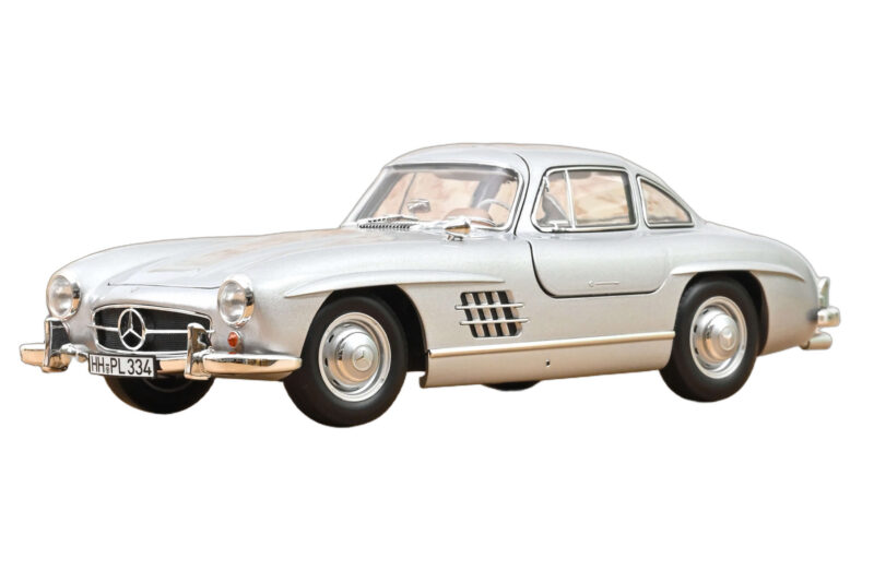 Mercedes 300 SL W198 Gullwing Argento Norev 1:18 Mercedes 300 SL W198 Gullwing Argento Norev 1:18 183857 Pressofusione