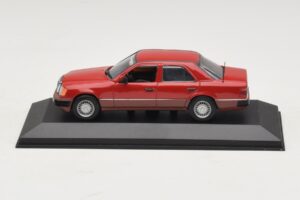 Mercedes 300D W124 Turbo Rosso Minichamps 1:43 3210 Pressofusione