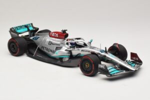 Mercedes AMG Petronas W13 E Performance #63 G. Russell Spanish GP 2022 Minichamps 1:18 110220063 Pressofusione — immagine 4 di 7