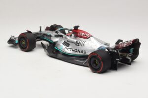 Mercedes AMG Petronas W13 E Performance #63 G. Russell Spanish GP 2022 Minichamps 1:18 110220063 Pressofusione — immagine 5 di 7