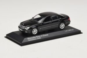 Mercedes E-Class W211 Nero Metallizzato Minichamps 1:43 400036001 Pressofusione — immagine 2 di 4