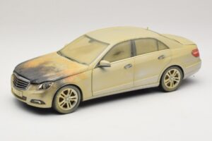 Mercedes E-Class W212 Bruciata Dubai Auto D'arte Minichamps 1:18 MB008 Pressofusione