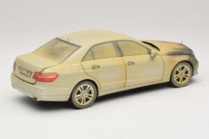 Mercedes E-Class W212 Bruciata Dubai Auto D'arte Minichamps 1:18 MB008 Pressofusione — immagine 2 di 6