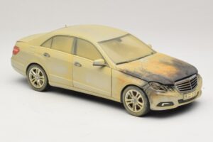 Mercedes E-Class W212 Bruciata Dubai Auto D'arte Minichamps 1:18 MB008 Pressofusione — immagine 4 di 6