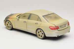 Mercedes E-Class W212 Bruciata Dubai Auto D'arte Minichamps 1:18 MB008 Pressofusione — immagine 5 di 6
