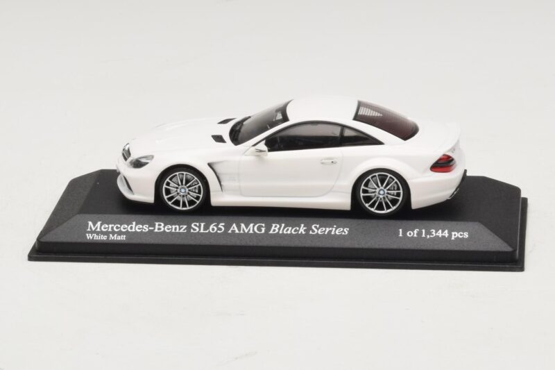 Mercedes SL65 AMG R230 Black Series Bianco Opaco Minichamps 1:43 Mercedes SL65 AMG R230 Black Series Bianco Opaco Minichamps 1:43 400038222 Pressofusione
