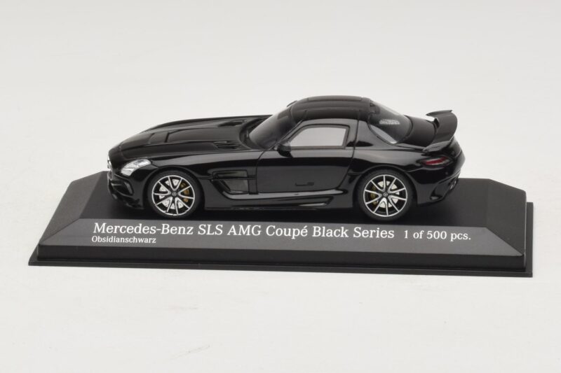 Mercedes SLS AMG C197 Black Series Nero Metallizzato Minichamps 1:43 Mercedes SLS AMG C197 Black Series Nero Metallizzato Minichamps 1:43 437033020 Pressofusione