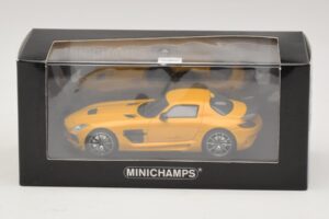 Mercedes SLS AMG C197 Black Series Oro Minichamps 1:43 437033022 Pressofusione — immagine 4 di 4