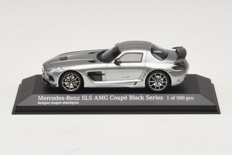 Mercedes SLS AMG C197 Black Series Grigio Metallizzato Minichamps 1:43 Mercedes SLS AMG C197 Black Series Grigio Metallizzato Minichamps 1:43 437033024 Pressofusione