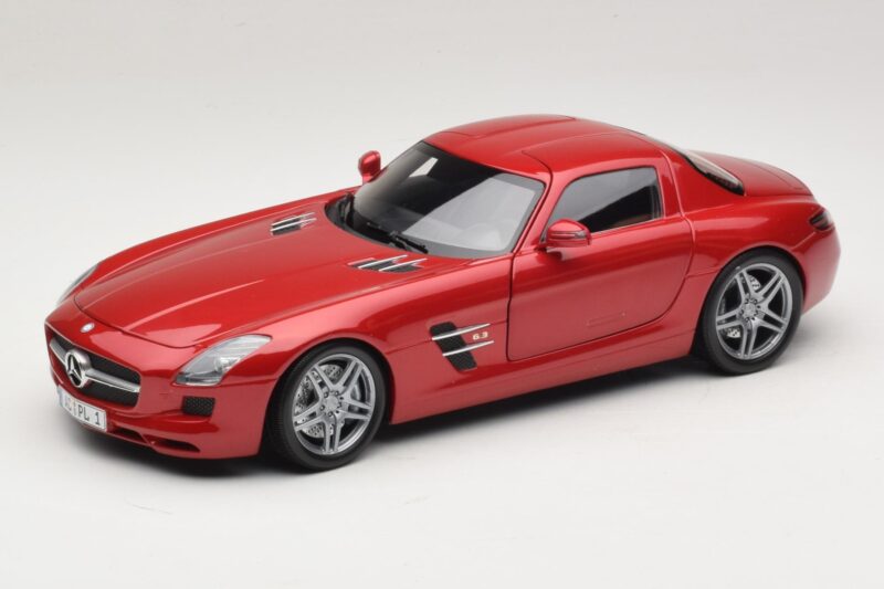 Mercedes SLS AMG C197 Rosso Metallizzato Minichamps 1:18 100039020 Pressofusione