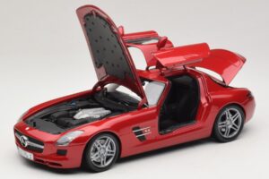 Mercedes SLS AMG C197 Rosso Metallizzato Minichamps 1:18 100039020 Pressofusione — immagine 2 di 8