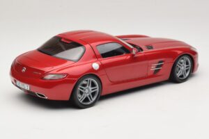 Mercedes SLS AMG C197 Rosso Metallizzato Minichamps 1:18 100039020 Pressofusione — immagine 3 di 8