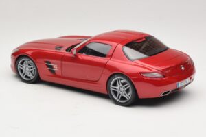 Mercedes SLS AMG C197 Rosso Metallizzato Minichamps 1:18 100039020 Pressofusione — immagine 7 di 8