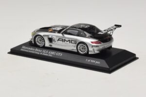 Mercedes SLS AMG GT3 #96 M. Hakkinen / R. Arnold 6 Hours of Zhuhai 2011 Minichamps 1:43 410113296 Pressofusione — immagine 3 di 4
