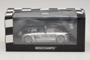 Mercedes SLS AMG GT3 #96 M. Hakkinen / R. Arnold 6 Hours of Zhuhai 2011 Minichamps 1:43 410113296 Pressofusione — immagine 4 di 4