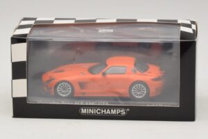 Mercedes SLS AMG GT3 Street Orange Minichamps 1:43 410113204 Pressofusione — immagine 4 di 4