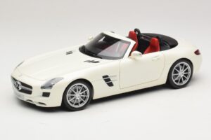 Mercedes SLS AMG Roadster Mystic White II Minichamps 1:18 B66960079 Pressofusione
