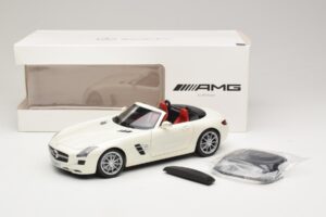 Mercedes SLS AMG Roadster Mystic White II Minichamps 1:18 B66960079 Pressofusione — immagine 9 di 9