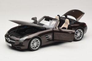 Mercedes SLS AMG Sepang Brown Minichamps 1:18 B66960080 Pressofusione — immagine 2 di 9