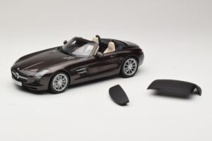Mercedes SLS AMG Sepang Brown Minichamps 1:18 B66960080 Pressofusione — immagine 3 di 9