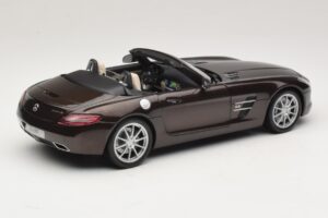 Mercedes SLS AMG Sepang Brown Minichamps 1:18 B66960080 Pressofusione — immagine 4 di 9