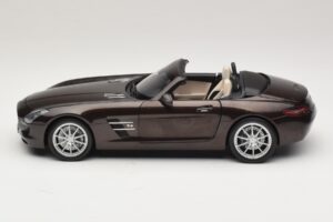 Mercedes SLS AMG Sepang Brown Minichamps 1:18 B66960080 Pressofusione — immagine 5 di 9