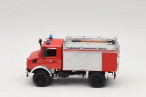 Mercedes Unimog 1300 L TLF 8/18 FF Oberammergau Minichamps 1:43 439033071 Pressofusione — immagine 3 di 6