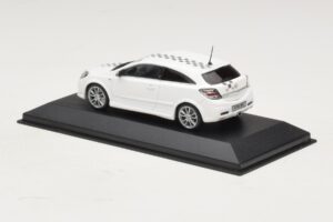 Opel Astra H OPC Nurburgring Edition Bianco Minichamps 1:43 ASTRA005 Pressofusione — immagine 3 di 4