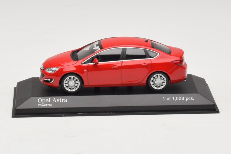 Opel Astra J Rosso Minichamps 1:43 Opel Astra J Rosso Minichamps 1:43 410042001 Pressofusione