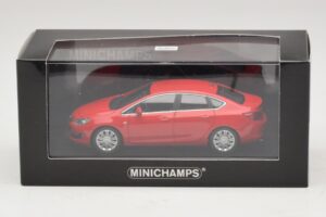 Opel Astra J Rosso Minichamps 1:43 410042001 Pressofusione — immagine 4 di 4