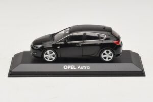 Opel Astra J Nero Minichamps 1:43 ASTRA006 Pressofusione